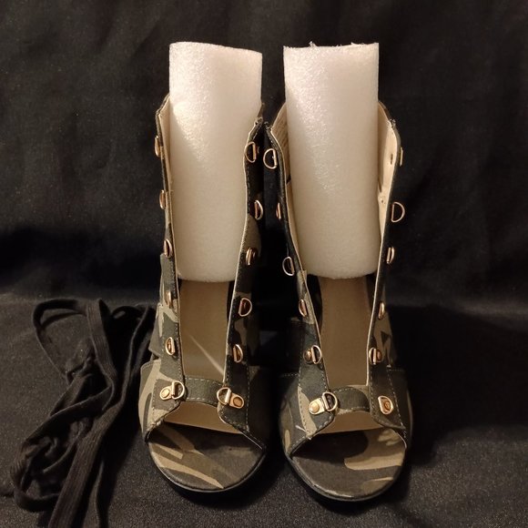 (JUSTFAB) Zola Lace-Up Gladiator Chunky Heeled Bootie - Picture 8 of 11